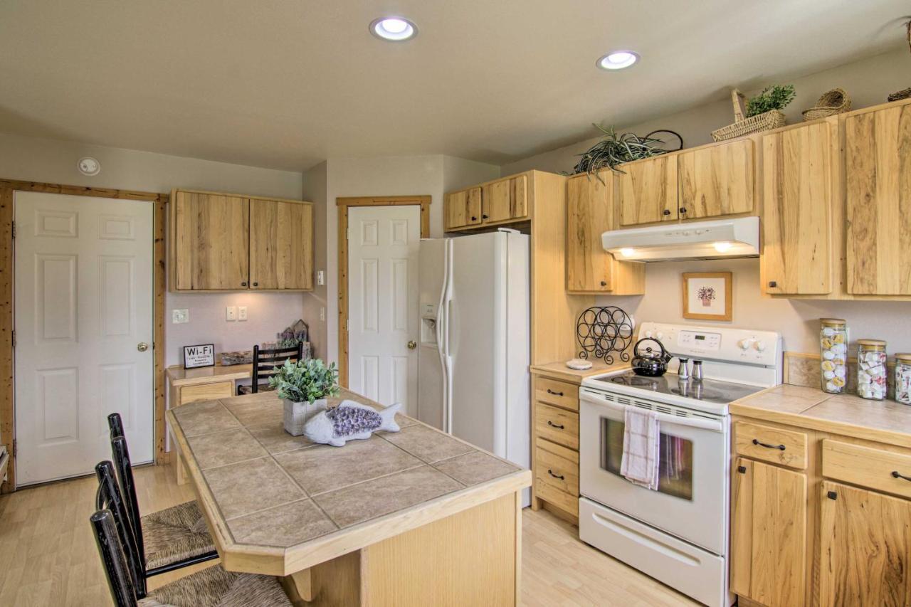 Airy Emigrant Townhome With Sweeping Mtn Views! Екстериор снимка